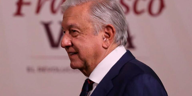 Pide AMLO ‘resistir’ a manifestantes del plantón contra SCJN
