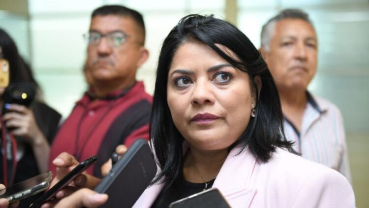 Imponen nueva multa al auditor superior; amenazan con llegar al arresto