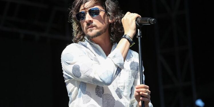 León Larregui, a sus 50 años: ‘El rock es mi fuerza y no me imagino sin él