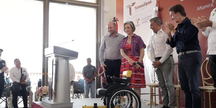 Recibe DIF Tamaulipas 20 sillas de ruedas especiales donadas por el CRIT Altamira