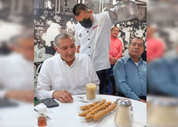 Adán Augusto López afirma haber gastado $900 mil en su propia campaña