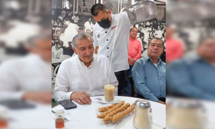 Adán Augusto López afirma haber gastado $900 mil en su propia campaña