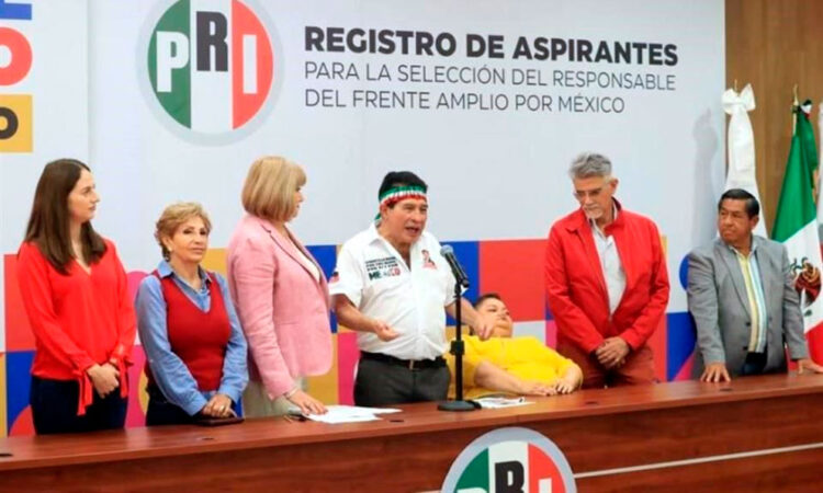 Buscan 33 la candidatura presidencial del Frente Opositor en México