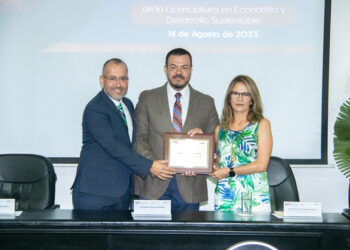 Licenciatura de la UAT recibe acreditación nacional del CONAC