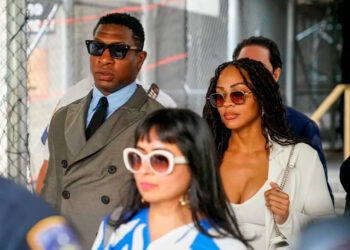 Postergan juicio de actor Jonathan Majors
