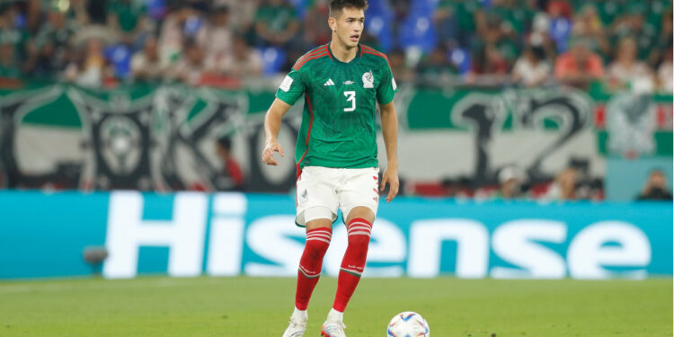 Club América se retira de la puja por César Montes