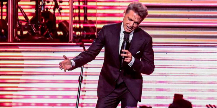 Luis Miguel hospitalizado en Chile pero continúa con su gira