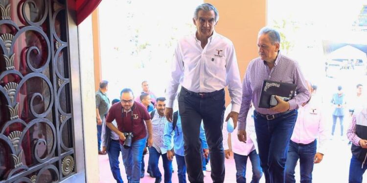 Fiesta del pueblo, gobernador invita a celebrar la independencia con cena y  show especial
