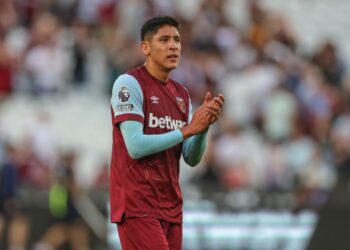 Edson Álvarez, sancionado, se queda fuera del debut europeo del West Ham