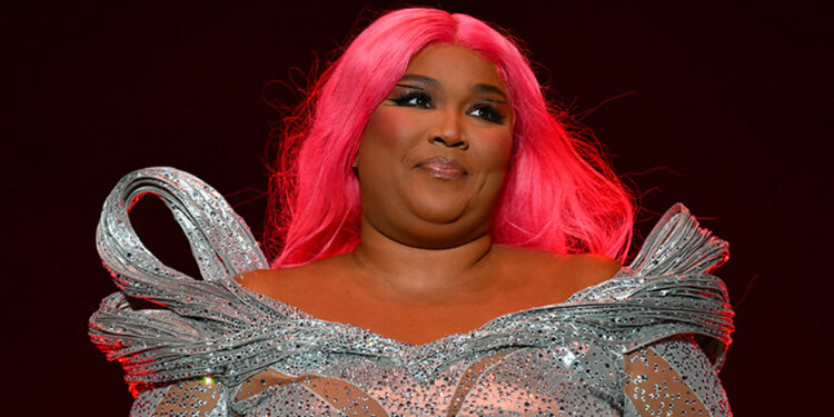 Lizzo del reconocimiento humanitario a las sombras de acusaciones