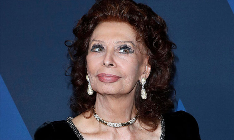 Sofía Loren, ícono del cine, hospitalizada tras caída en su hogar