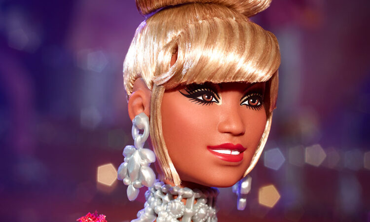 Barbie se pone a bailar salsa con la muñeca de Celia Cruz