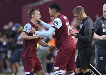 Edson Álvarez brilla en la Victoria del West Ham contra Luton Town