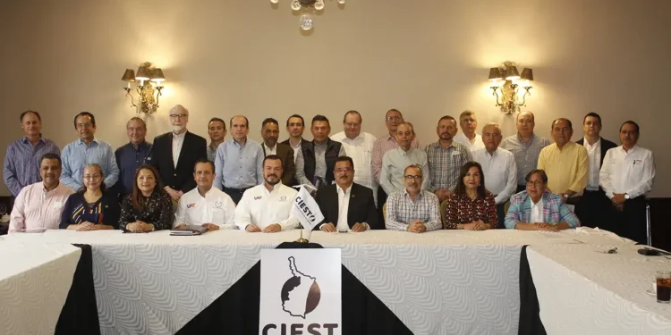 UAT y sector empresarial unen fuerzas por el desarrollo del sur de Tamaulipas