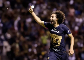 Pumas abre la puerta a Europa para el Chino Huerta