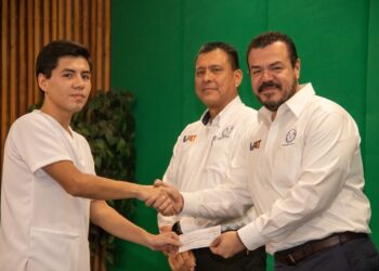 Apoya UAT superación escolar de hijos del personal docente sindicalizado