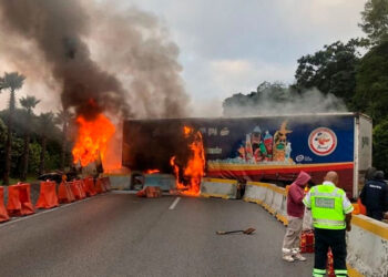 Cerrada Autopista México-Cuernavaca por accidente