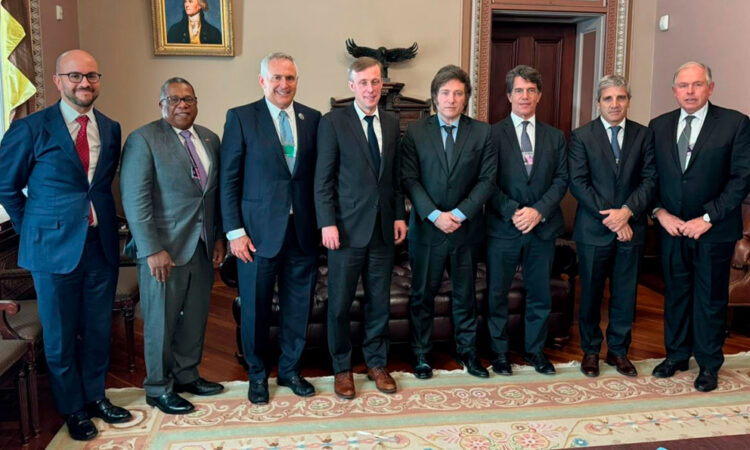 Milei se reúne con asesores de Biden en la Casa Blanca