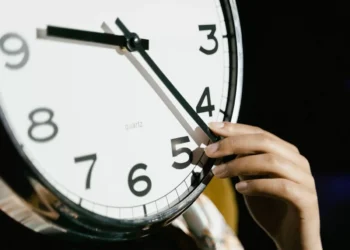 Horario de invierno: qué municipios fronterizos cambian de hora en 2023