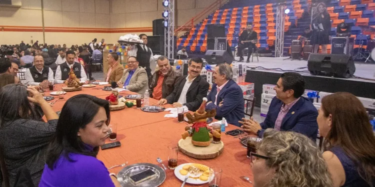 Destaca rector Dámaso Anaya compromiso de la UAT con sus trabajadores