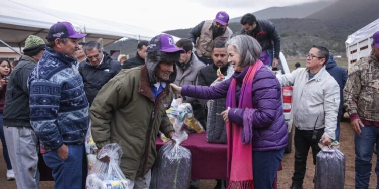 Benefician Gobierno y DIF Tamaulipas a familias de Miquihuana con estufas ecológicas