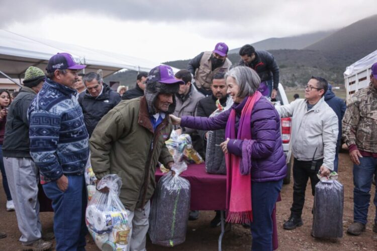 Benefician Gobierno y DIF Tamaulipas a familias de Miquihuana con estufas ecológicas