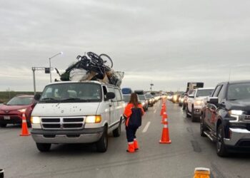 Llegan miles de paisanos por los cruces de Nuevo Laredo, Tamaulipas