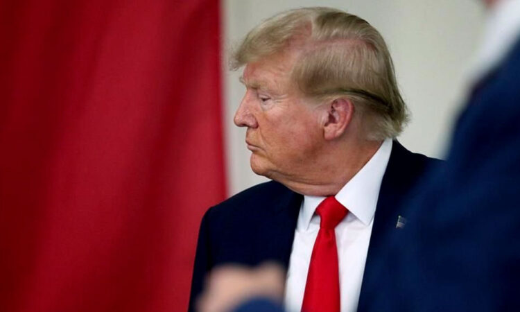 Falla tribunal a que Trump no es elegible a Presidencia