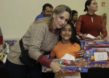 Ofrece UAT festejo infantil navideño a hijos del personal sindicalizado