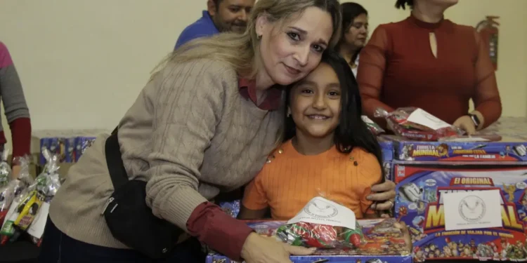 Ofrece UAT festejo infantil navideño a hijos del personal sindicalizado