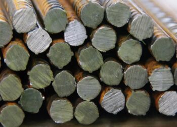 México impone aumento de aranceles a importaciones chinas de acero