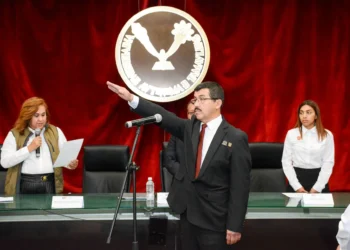 Asume Dámaso Anaya Alvarado la rectoría de la UAT