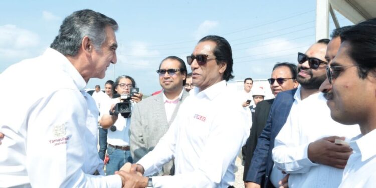 Pone Américo primera piedra de planta industrial en Altamira