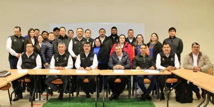 Dialoga Dámaso Anaya con universitarios de Río Bravo y Valle Hermoso