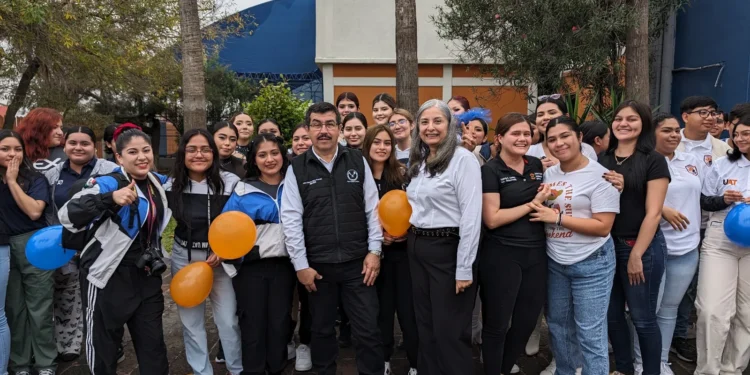 Visita Dámaso Anaya las facultades de la UAT en Matamoros