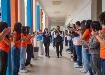 Dámaso Anaya da mensaje de bienvenida al ciclo escolar de la UAT Primavera 2024