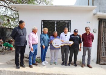 Gobierno de Victoria entrega cuartos dormitorio para mejorar calidad de vida