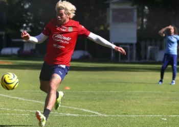 Cade Cowell realiza su primer entrenamiento con Chivas