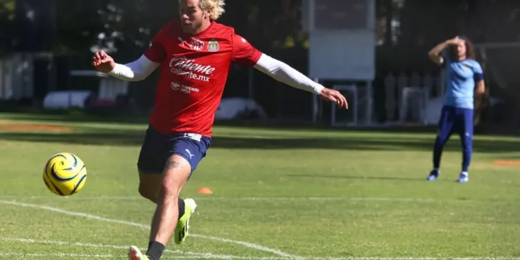 Cade Cowell realiza su primer entrenamiento con Chivas