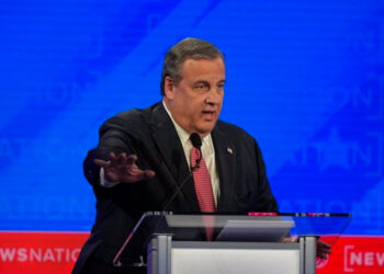 Retira Chris Christie su candidatura a las presidenciales