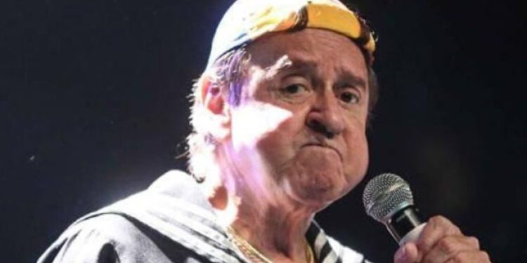 Fanáticos de Carlos Villagrán preocupados por la salud del actor