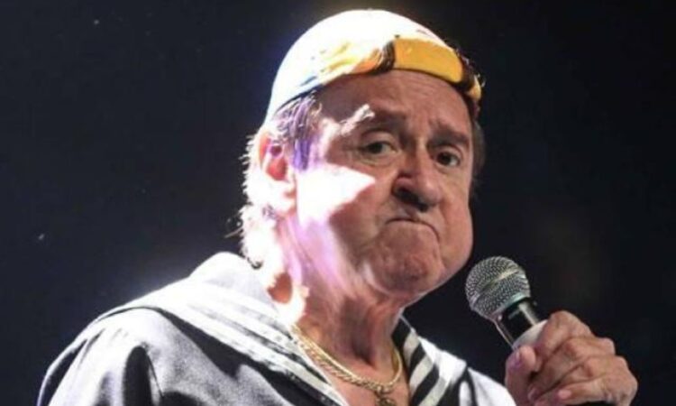 Fanáticos de Carlos Villagrán preocupados por la salud del actor