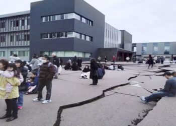 Cuatro muertos por el terremoto de intensidad 7.5 en Japón