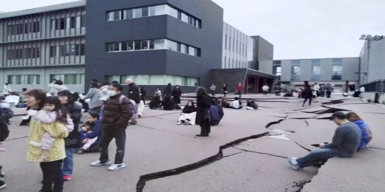 Cuatro muertos por el terremoto de intensidad 7.5 en Japón