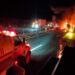 Un hombre salva a 2 personas de un trailer que se incendió en Nayarit