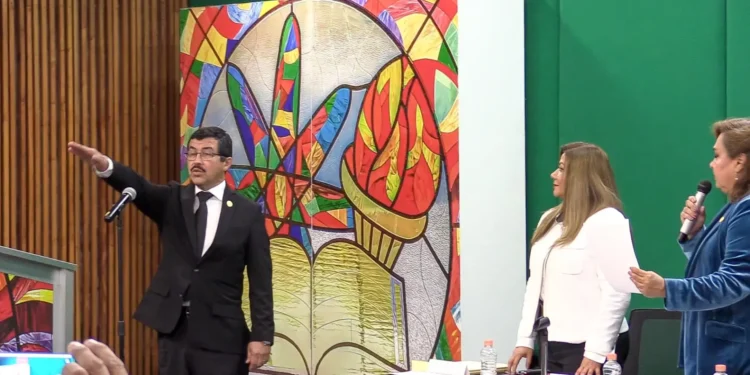 Dámaso Anaya asume rectoría de la UAT para el período 2024-2028