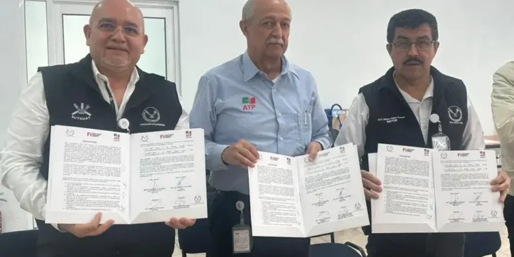 El rector Dámaso Anaya sostiene acuerdos de la UAT con el sistema portuario de Altamira