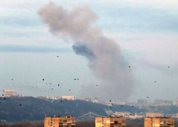 Confirma Ucrania un ataque sobre base aérea rusa