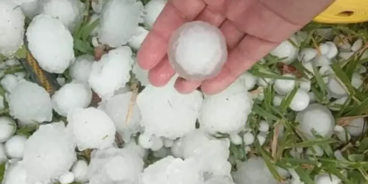 Misterioso objeto luminoso aparece en Coahuila tras granizada
