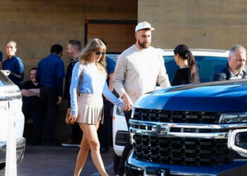 Taylor Swift y Travis Kelce regresan a Los Ángeles tras vacaciones en Las Bahamas